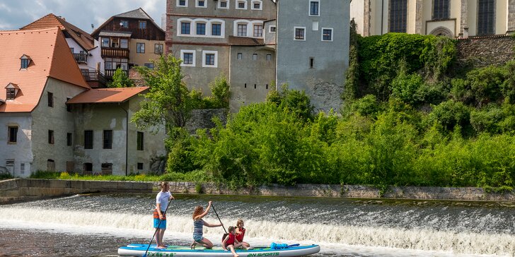 Plavba z Krumlova do Zlaté Koruny: paddleboardy, kanoe i rafty až pro 6 osob