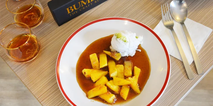 Nevšední zážitek: flambovaný ananas nebo banán a k tomu káva Tonino Lamborghini