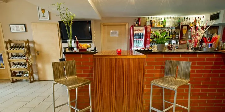 Sladké posezení v Bum Bum Cafe - medovník a káva dle výběru pro dva