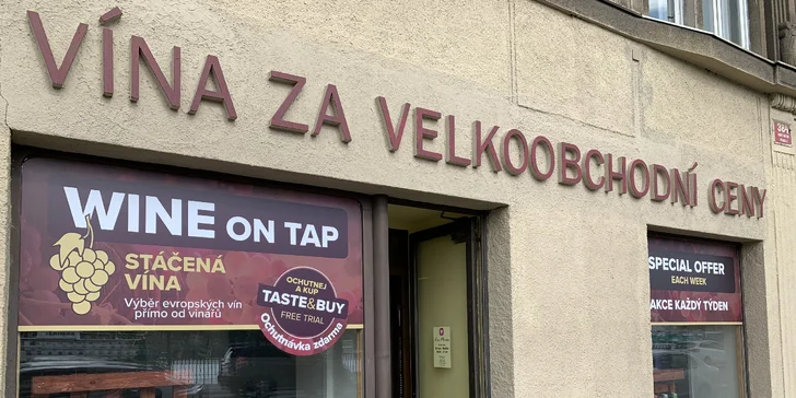 Léto na Náplavce: jemný svěží drink Ciao Spritz s vínem a pomerančem
