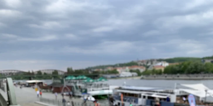 Léto na Náplavce: jemný svěží drink Ciao Spritz s vínem a pomerančem