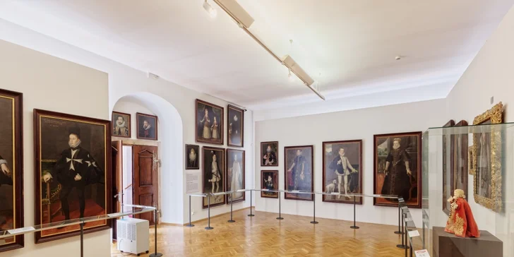 Prohlídka úchvatného Lobkowiczkého paláce pro dvě osoby