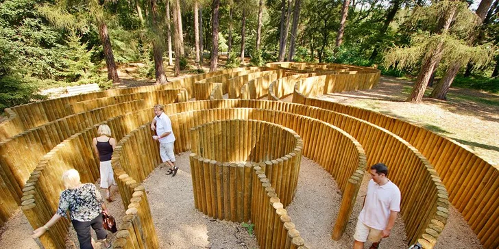Výlet pro děti i dospělé: zámek Loučeň s labyrintáriem a Zoo Chleby, služby průvodce, vstupy v ceně