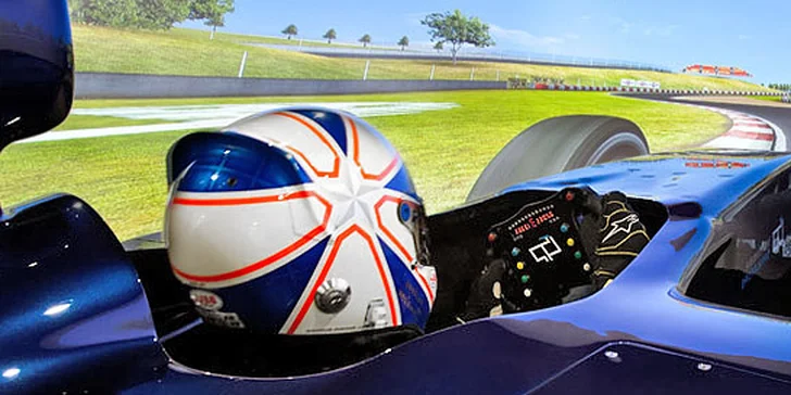 1499 Kč za svezení v závodním simulátoru F1, a navíc reakční testy! Trénujte jako profesionálové z týmu Charouz Racing System na jediném stroji v ČR!
