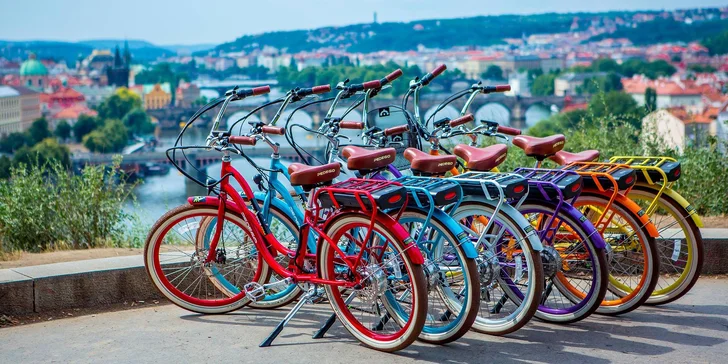Prozkoumejte Prahu: půjčení elektrokola na 5 hodin nebo projížďka s průvodcem
