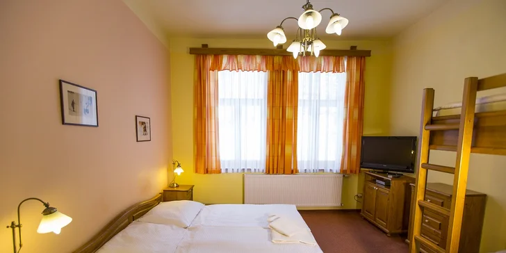 Penzion pod Černou horou: snídaně, bazén i vířivka a sauna, dětské hřiště, půjčení kol