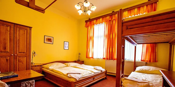Penzion pod Černou horou: snídaně, bazén i vířivka a sauna, dětské hřiště, půjčení kol