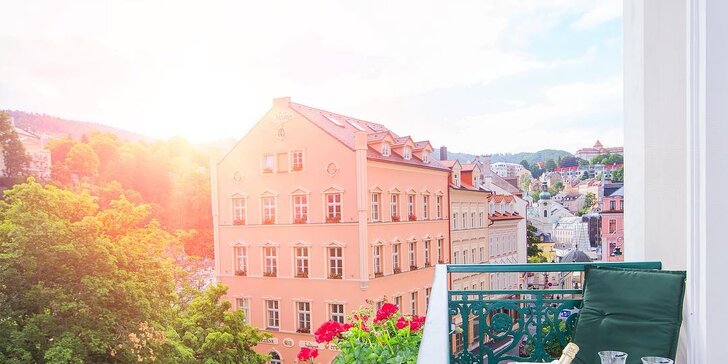 Užijte si Karlovy Vary: pobyt pro dva se snídaní a výhledem na kolonádu