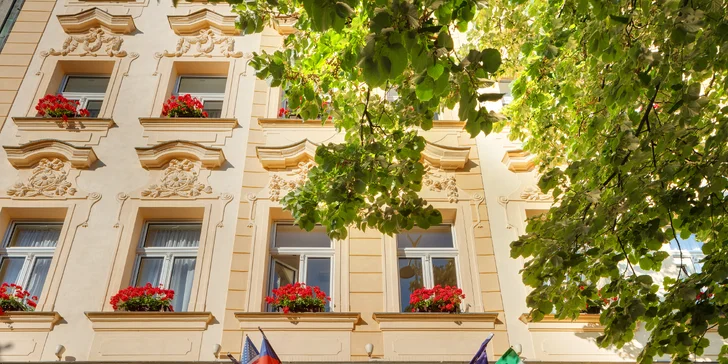 4* hotel Adria na Václavském náměstí: pokoj s výhledem do zahrady, snídaně a večeře u Pinkasů