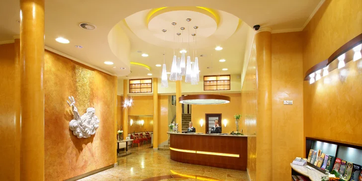 4* hotel Adria na Václavském náměstí: pokoj s výhledem do zahrady, snídaně a večeře u Pinkasů