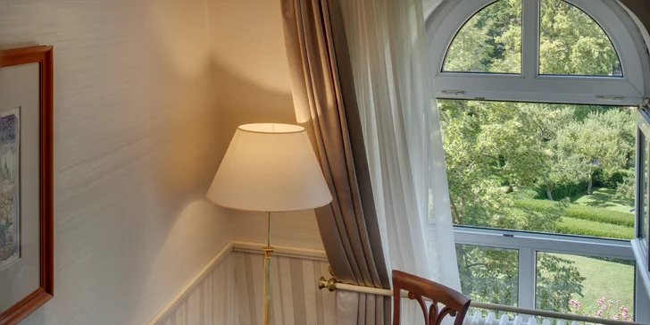 4* hotel Adria na Václavském náměstí: pokoj s výhledem do zahrady, snídaně a večeře u Pinkasů