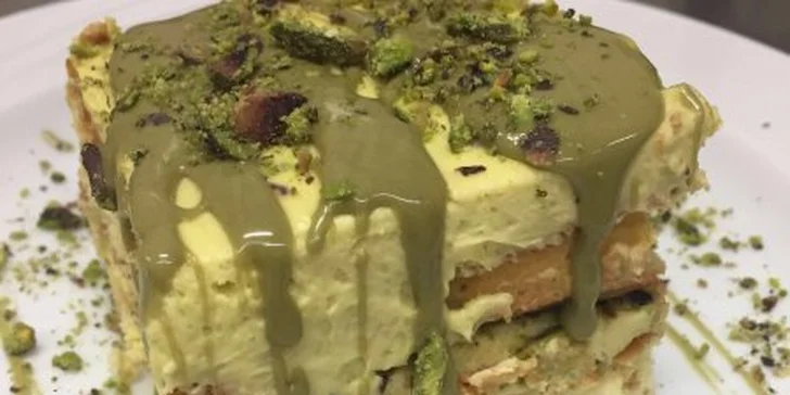 Celý dort tiramisu s sebou: s amarettem, jahodami, nutellou i limoncellem
