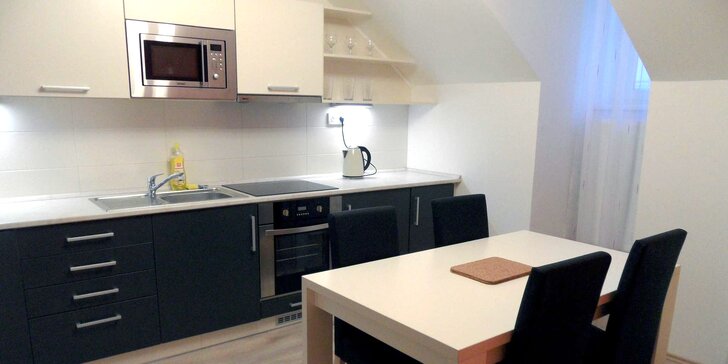 Pobyt v Karlových Varech: vybavené apartmány se snídaní a wellness až pro 6 osob