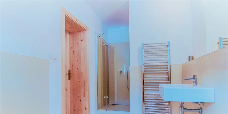 Dovolená v příjemné chatě se snídaněmi či polopenzí