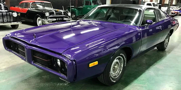 Superjízda v raritní americké klasice: nablýskaný Dodge Charger z roku 1973