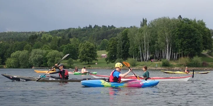 Seznamte se s mořským kajakem na Brněnské přehradě: 6hodinový program na vodě