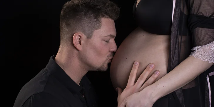 Ateliérové či exteriérové focení portrétů, těhotenské i celé rodiny