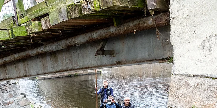 Poznejte město jinak: projeďte se na voru centrem Českého Krumlova