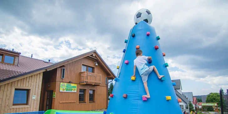 Celý den v dětském parku na Božím Daru a jízdy na káře nebo koloběžce