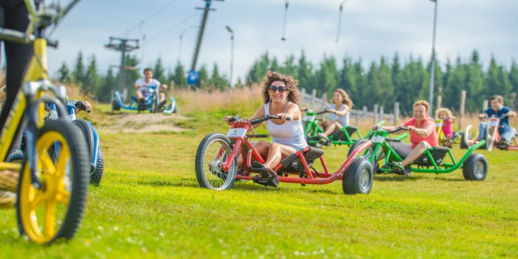 Celý den v dětském parku na Božím Daru a jízdy na káře nebo koloběžce