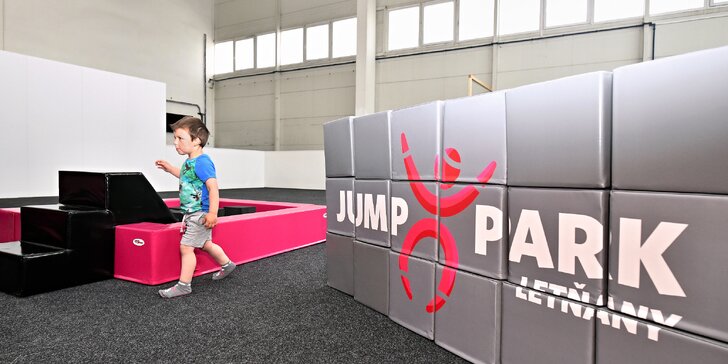 Zbrusu nový a aktuálně největší JumpPark Letňany: 1 nebo 2 hodiny skákání