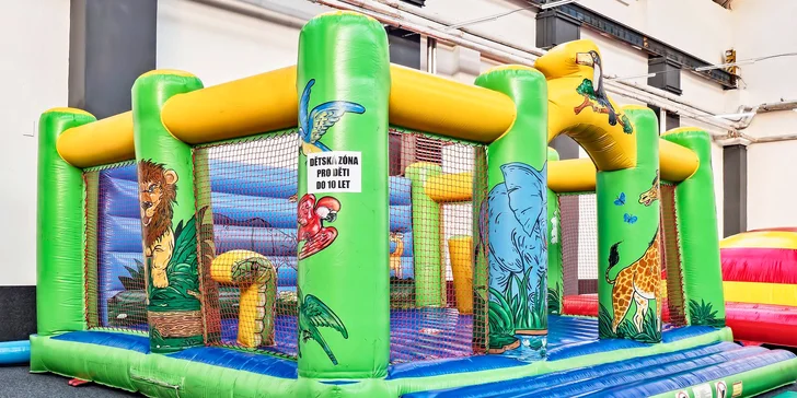 Hopsa hejsa: aréna s trampolínami a dalšími atrakcemi, celodenní vstup pro jednoho i rodinu