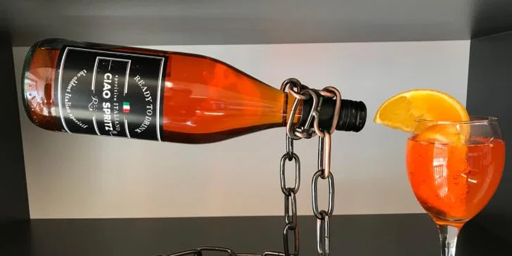 Léto na Náplavce: jemný svěží drink Ciao Spritz s vínem a pomerančem