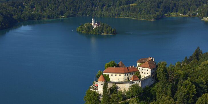 Poznávací výlet do Slovinska: jezero Bled, hrad i soutěska Vintgar