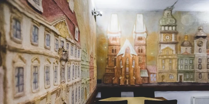 Pobyt v centru Hradce Králové: historický hotel, snídaně a víno na pokoji