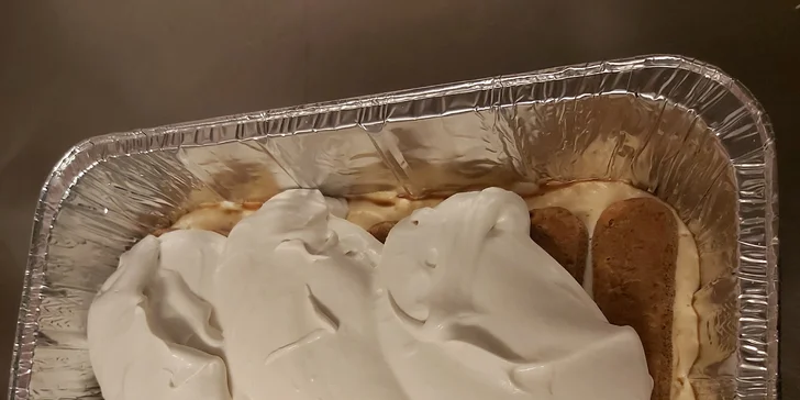 Celý dort tiramisu s sebou: s amarettem, jahodami, nutellou i limoncellem