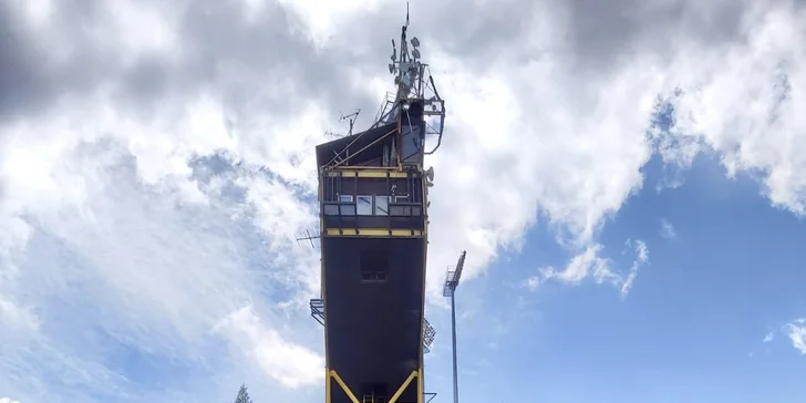 Zažijte dobrodružství: bungee jumping z televizní věže či jeřábu