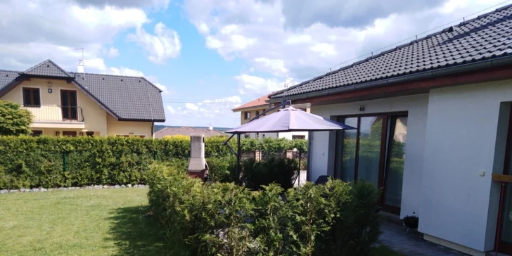 Pohodová noc v Relaxklubu se 3 hod. ve wellness se saunou a vířivkou