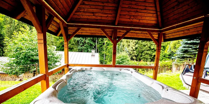 Penzion pod Černou horou: snídaně, bazén i vířivka a sauna, dětské hřiště, půjčení kol