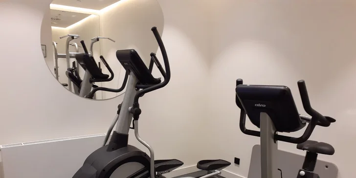 Dovolená v designovém hotelu v centru Prahy: snídaně a lahev vína