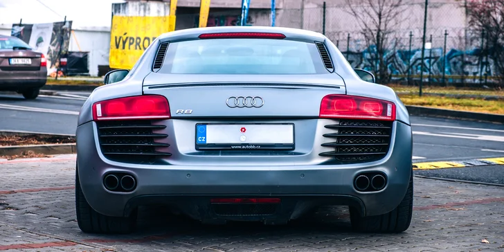 Užijte si opravdovou rychlost: spolujízda v Audi R8 na 30, 60 nebo 120 minut