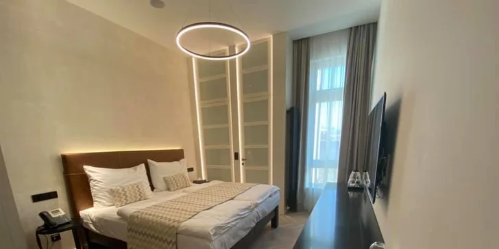 Pobyt pod Petřínem: zrekonstruovaný hotel, výhled do Kinského zahrady a snídaně
