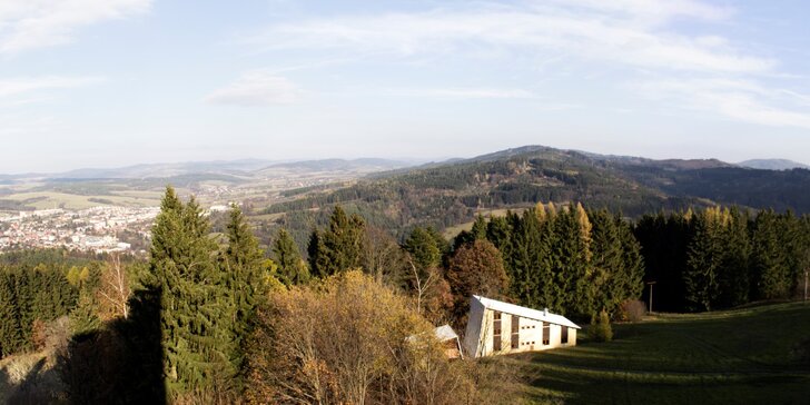 Relax v čisté přírodě Bílých Karpat: horský hotel s bazénem, polopenze i procedury