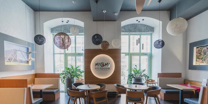 Restaurace v centru Zlína: hovězí rump steak s pečenými brambory grenaille