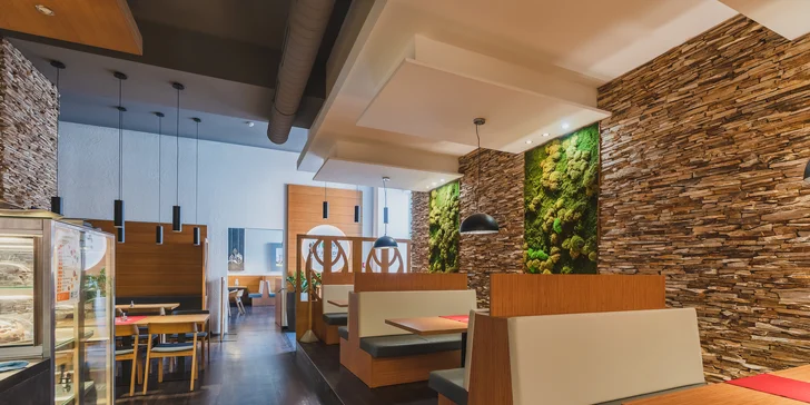 Restaurace v centru Zlína: hovězí rump steak s pečenými brambory grenaille