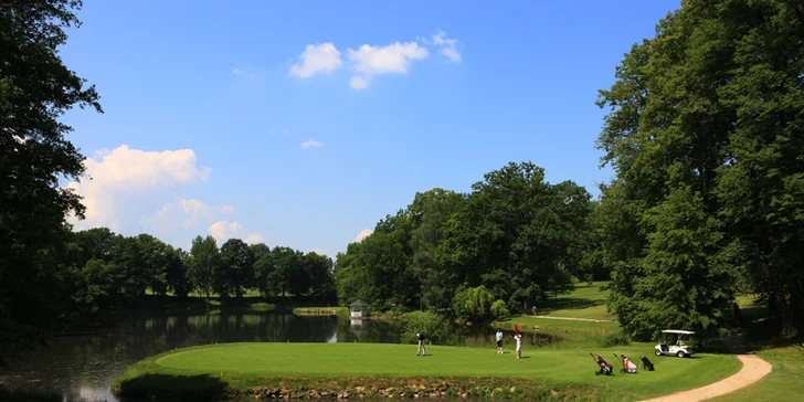 Čtyřhvězdičkový pobyt v hotelu Zámek Štiřín: jídlo, wellness i masáže nebo golf