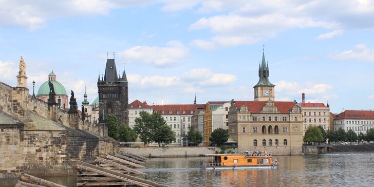 Netradiční pobyt v pražských Holešovicích: vybavený hausbót až pro 6 osob