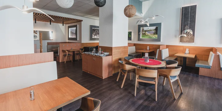Restaurace v centru Zlína: hovězí rump steak s pečenými brambory grenaille