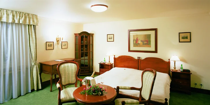 Čtyřhvězdičkový pobyt v hotelu Zámek Štiřín: jídlo, wellness i masáže nebo golf