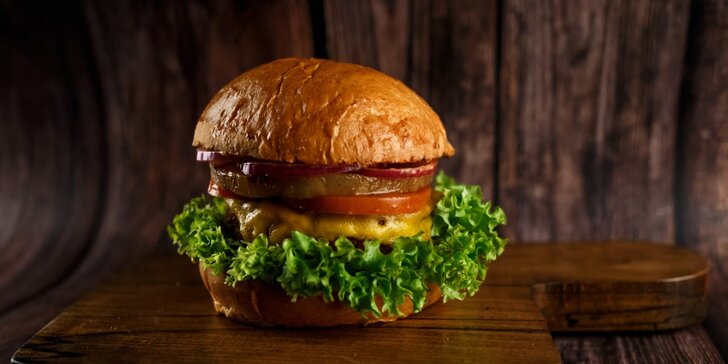 Masový nebo vege burger, americké brambory, dip a 20% sleva na nápoje pro 1 i 2 osoby