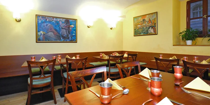 Indické dobroty pro 2 osoby: degustační menu se 3 hlavními chody i nápoje