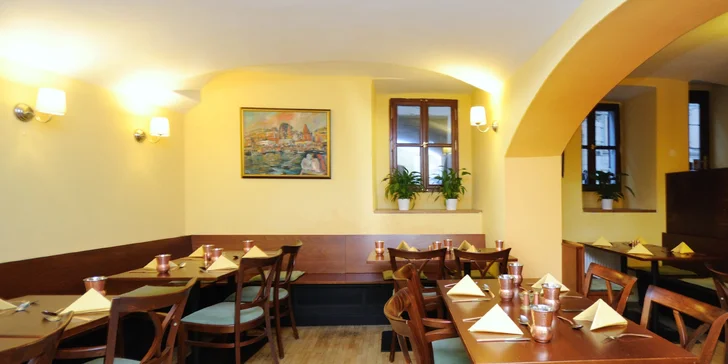 Indické dobroty pro 2 osoby: degustační menu se 3 hlavními chody i nápoje