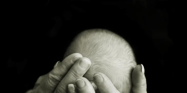 3–5 hod. newborn focení miminek i sourozenců v ateliéru, výsledkem 5–15 upravených fotografií