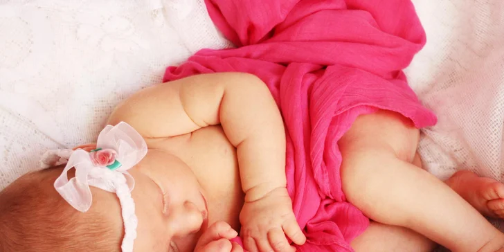 3–5 hod. newborn focení miminek i sourozenců v ateliéru, výsledkem 5–15 upravených fotografií