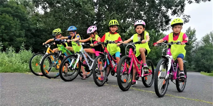 Letní příměstské tábory nabité sportem: inline brusle, kola, longboard i vodáctví