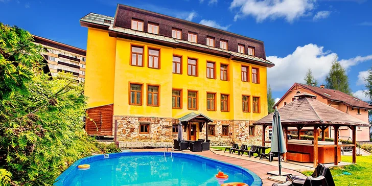 Penzion pod Černou horou: snídaně, bazén i vířivka a sauna, dětské hřiště, půjčení kol
